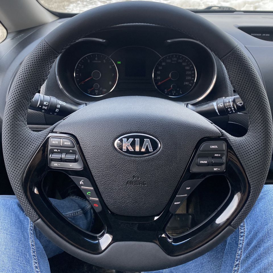Мультируль( кнопки руля) Kia Cerato !