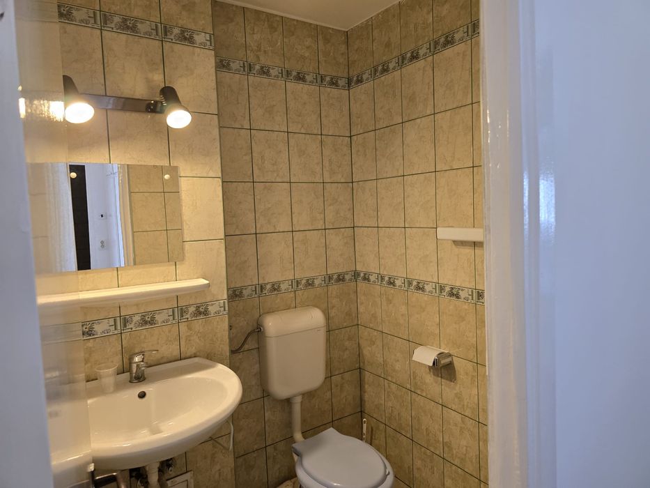 Inchiriez ap 3 camere