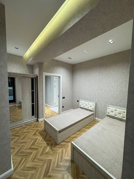 Chilonzor metro oldida  kvartira sheriklikka