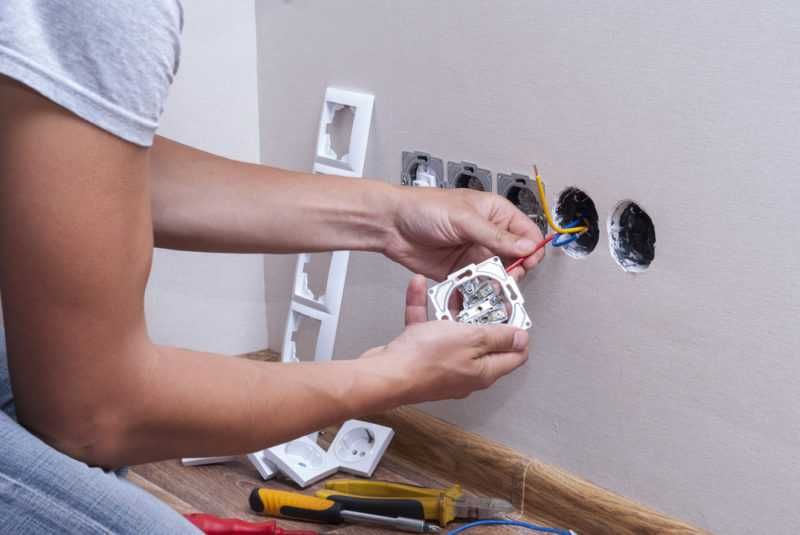 Servicii și reparații electrice / case inteligente