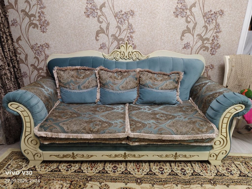 Продается диван с кресло