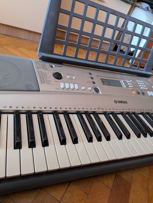 Синтезатор/Йоника Yamaha PSR-E313 + Стойка