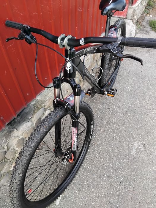 Vand bicicleta In Stare buna are roti 29 si frane pe ulei