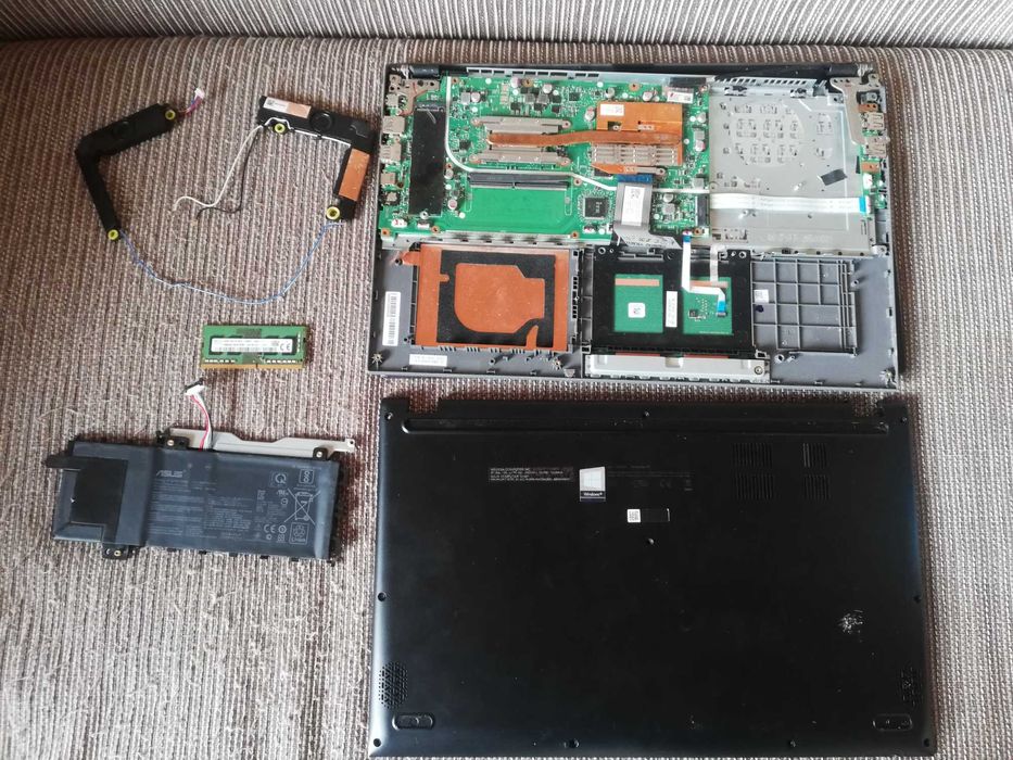 Asus X512U ЦЯЛ ЗА части