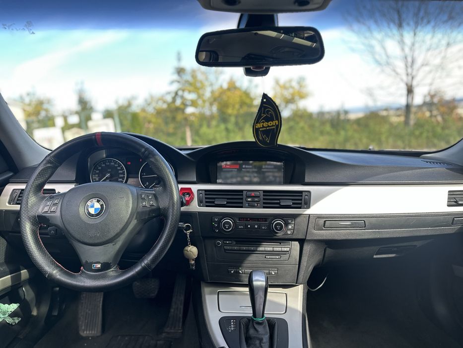 BMW 320D E91 LCI • Navi Mare• Automată • panoramic • stare foarte Bună