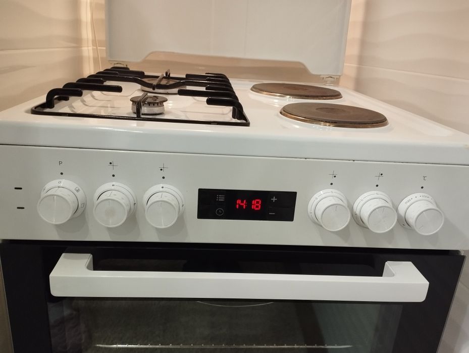 Печка, BEKO комбинирана в перфектно състояние.