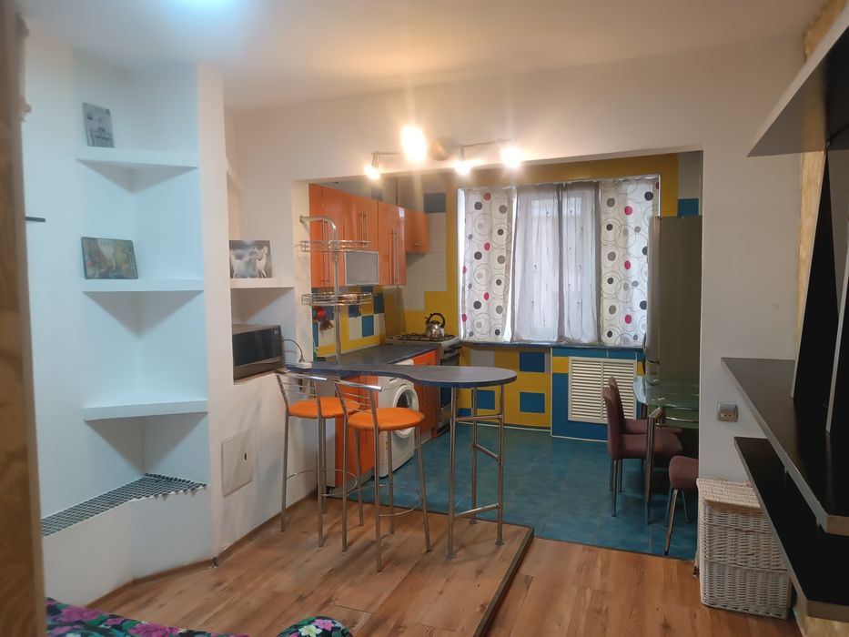 Сдам на долгий срок в центре квартиру