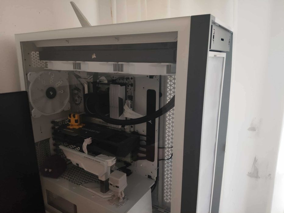 Carcasa PC Corsair iCUE 7000X RGB Full Tower ATX