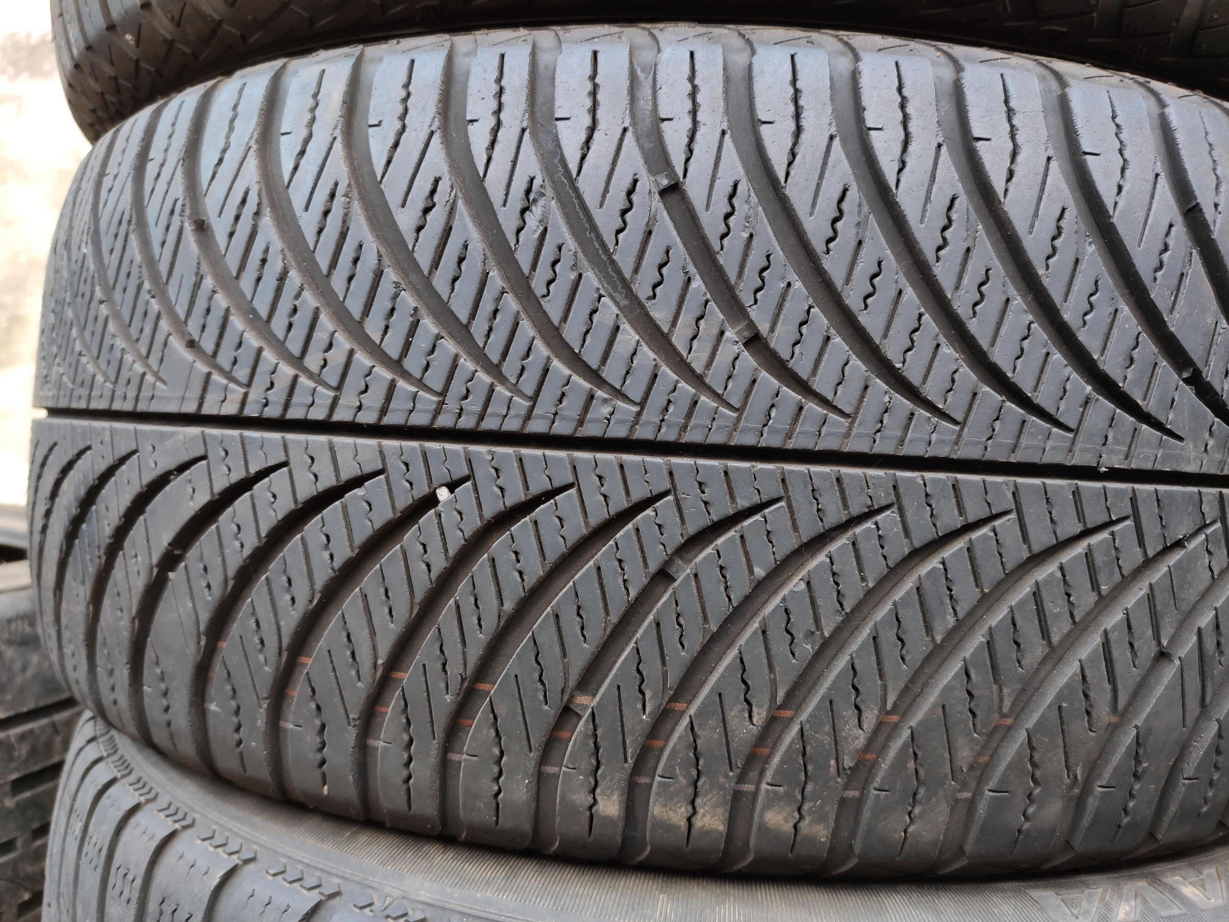 2бр Всесезонни гуми 215 50 17 - Goodyear - DOT 2022