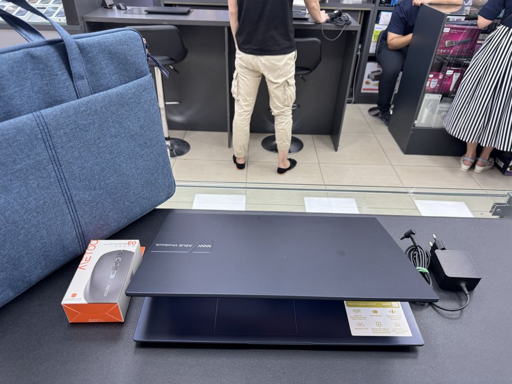 Asus Vivobook Core-i5 12 Avlod Ozu-8GB Ssd-512GB iPS Padsvetka bor