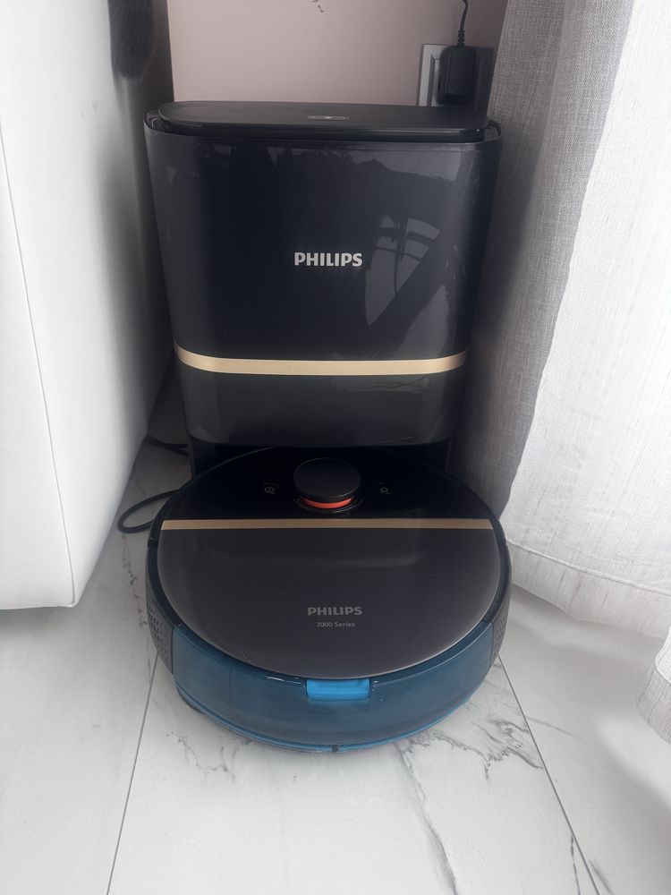Робот прахосмукачка Philips серия 7000