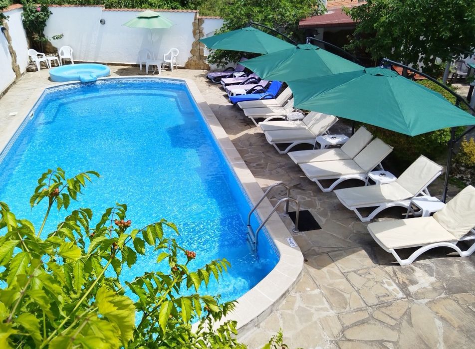 Слънчев 2-стаен апартамент под наем, паркомясто, св Константин&Елена