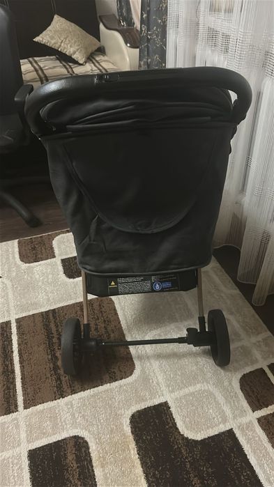 Коляска прогулочная