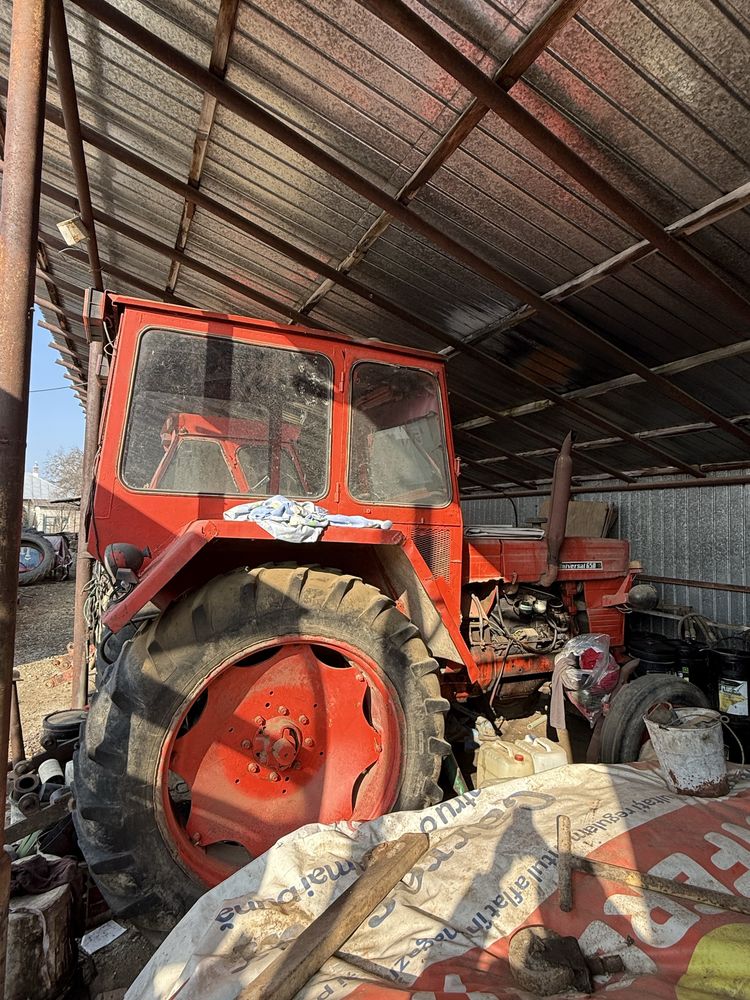 tractor u650 + utilaje