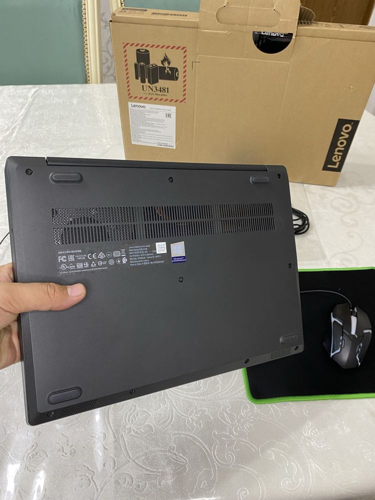 Продается ноутбук Lenovo core i3-7