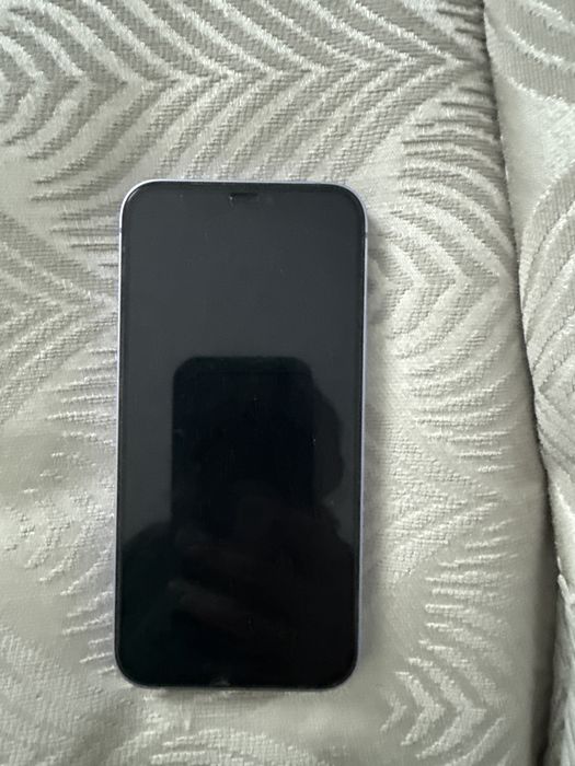 Продам Iphone 12