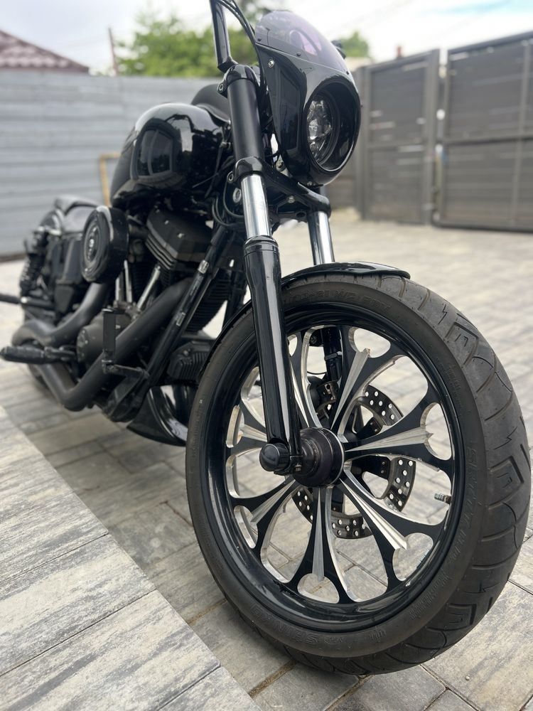 Harley Davison Street Boy Limited Custom( schimb cu auto + cash)