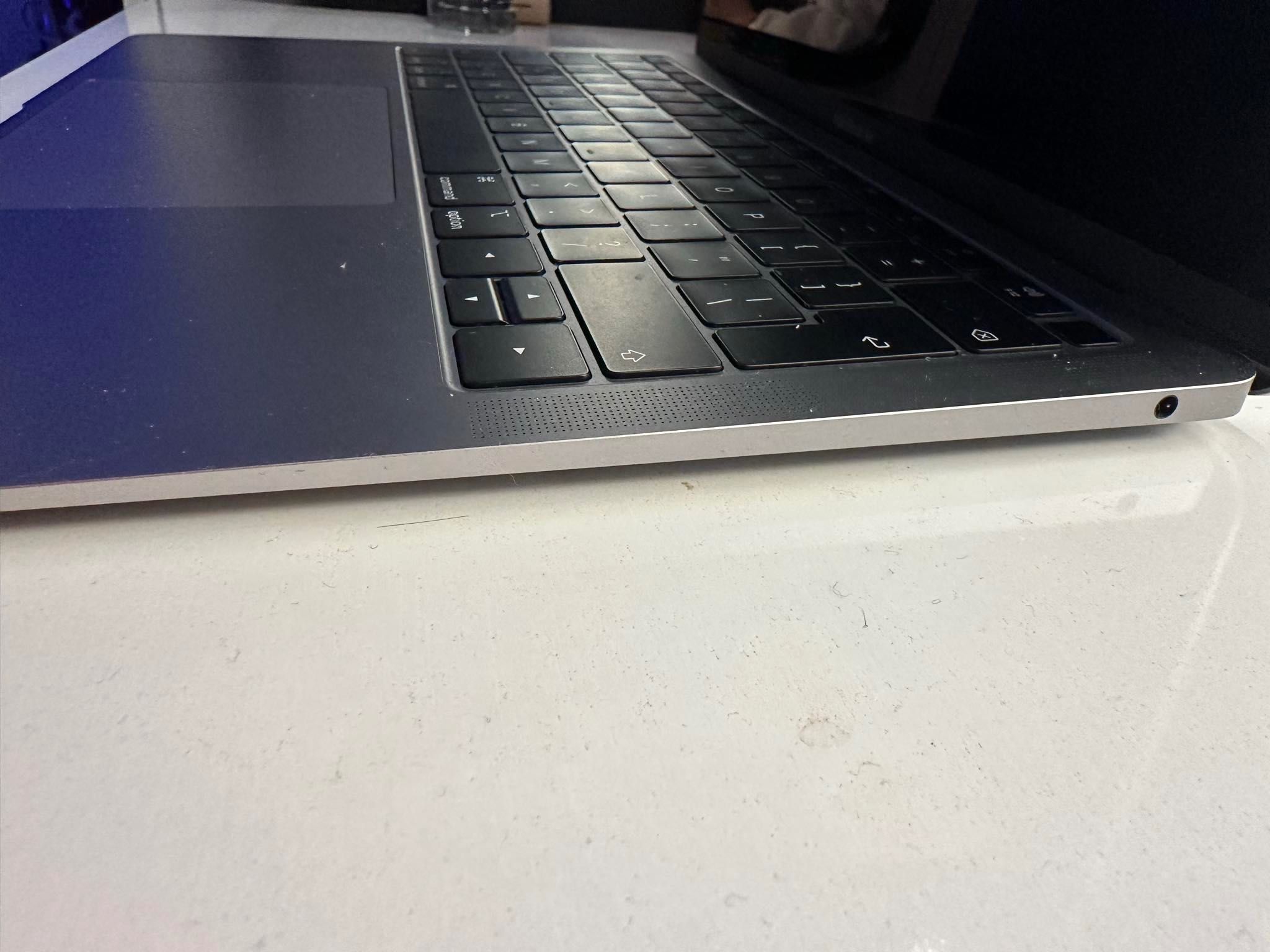 MacBook Air 2019-Retina 13 inch