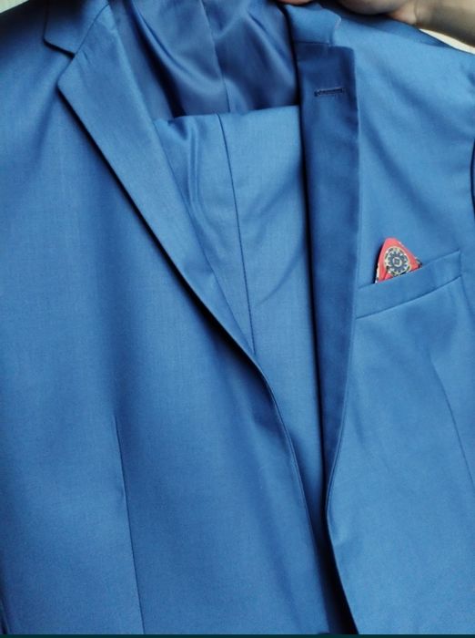 Costum băiat absolvent liceu ,albastru foarte frumos 42/44