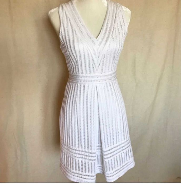 Летнее белое вечерное платье