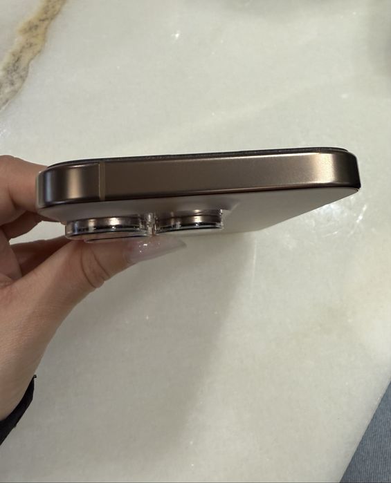 IPhone 16 Pro - Desert Titanium - 128 GB