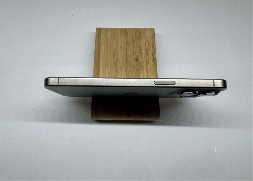 •VÂND•  iPhone 15 pro max