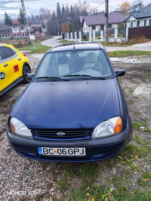 Vând Ford fiesta
