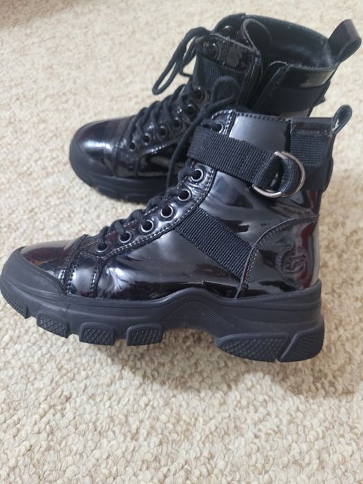 Ghete fete mar 31,interior 21 cm