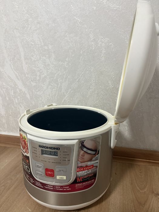 Продается мултиварка Редмонд