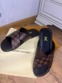 Кроссовки 39-44 кроссовки boss шлепки lv