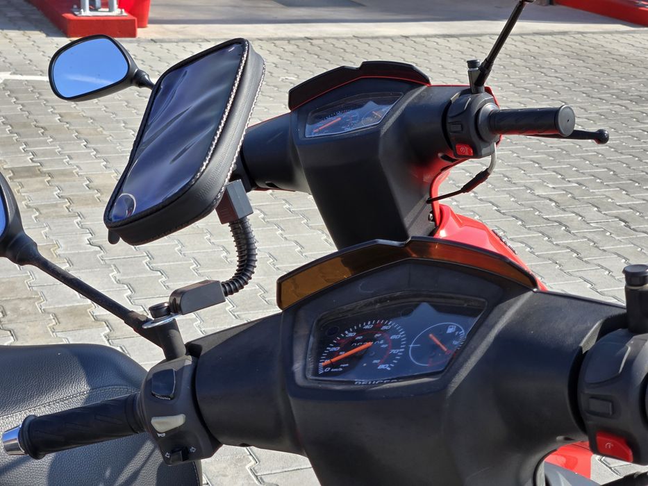 Scutere de inchiriat PEUGEOT Kisbee 50-60km/h de calitate (livrari)