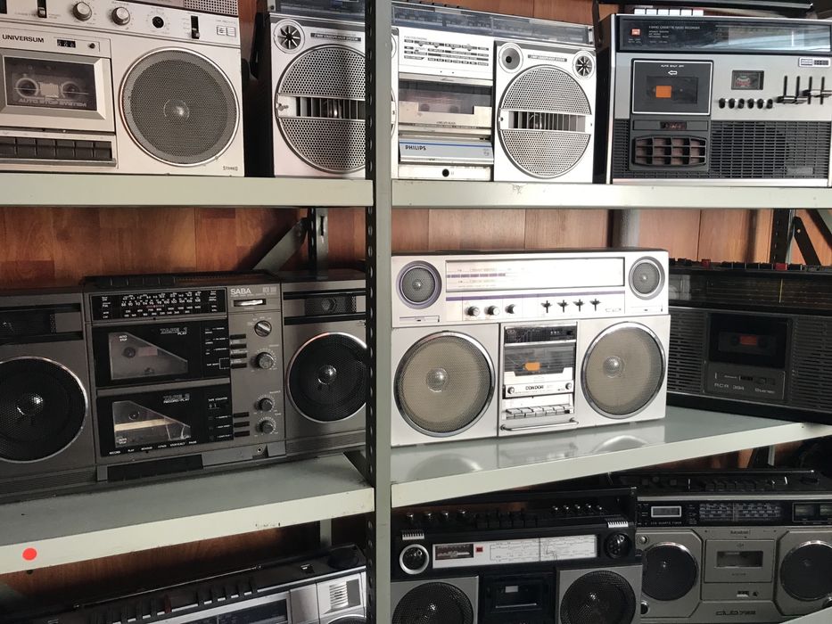 Vând radiocasetofoane