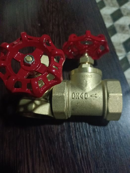 Продам запорный клапан сальниковыйпрямой. ВЕНТИЛЬ DN40 2шт