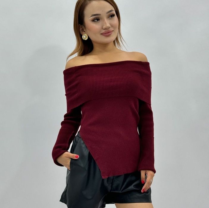 Женская одежда в наличии.