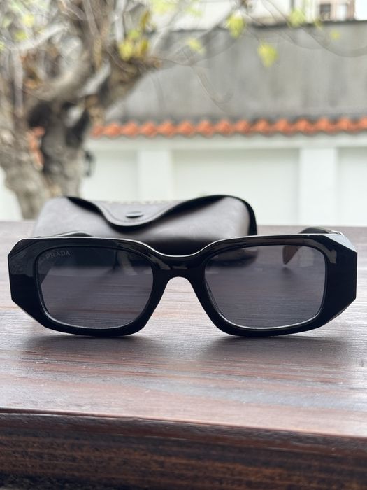 Слънчеви очила Prada