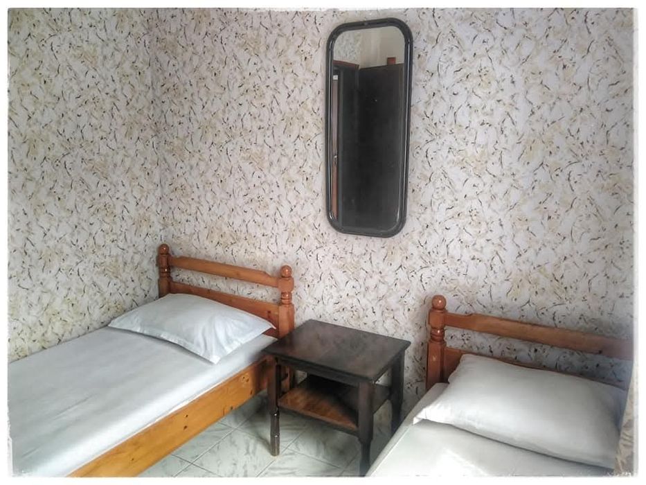 Чамови легла, гардероби, нощни шкафчета