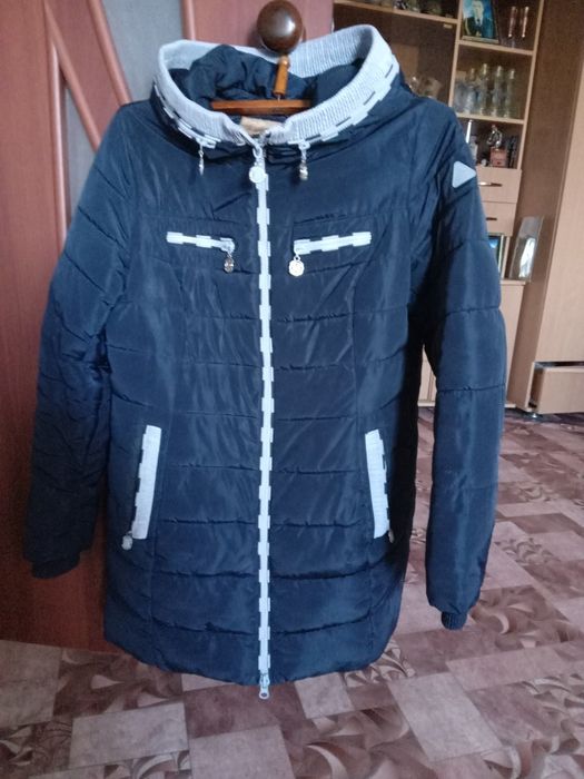 Куртка зимняя б/у красивая куртка