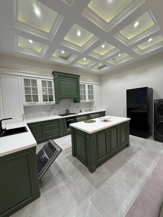 160 м2 , ул.Бобура , 4 комнаты, Пединститут