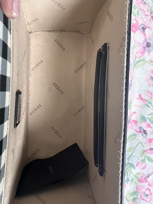Малка чанта Guess