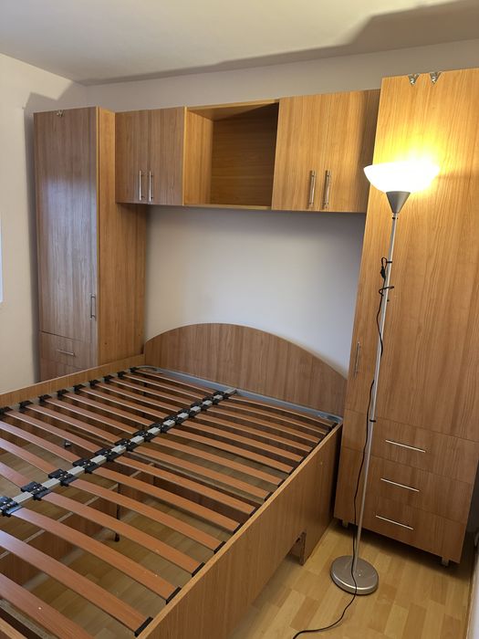Vand mobila dormitor fara saltea .Mobila arata bine fara uzura mare