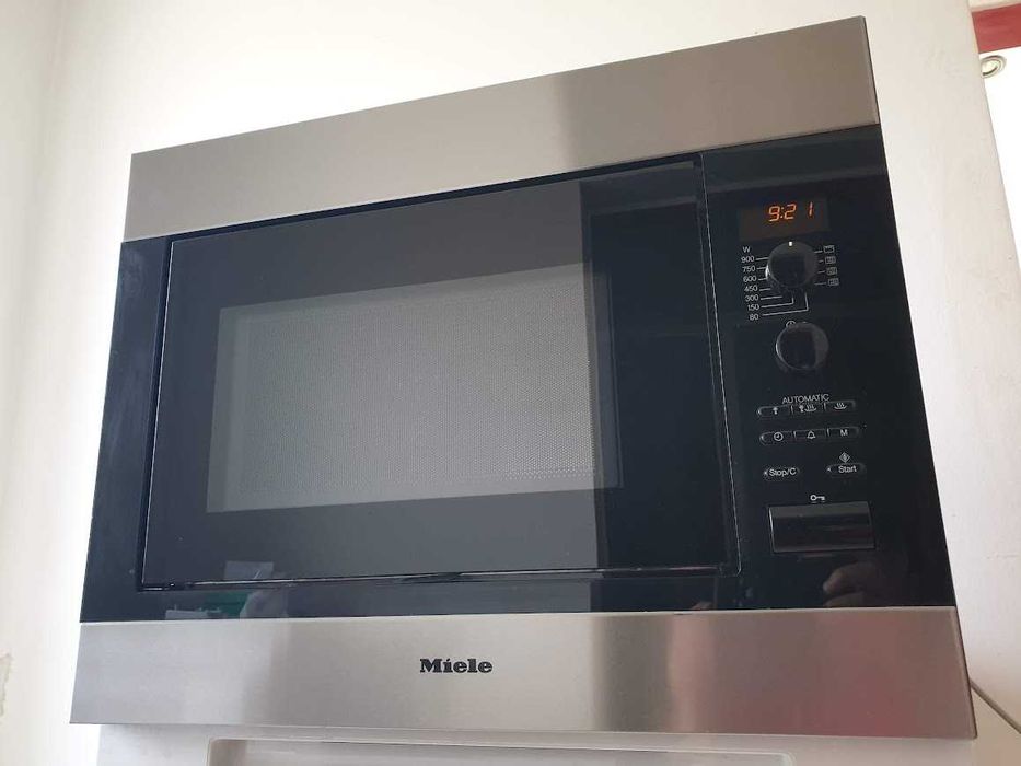 XL - 26L - Miele Микровълнова Фурна с Грил за вграждане