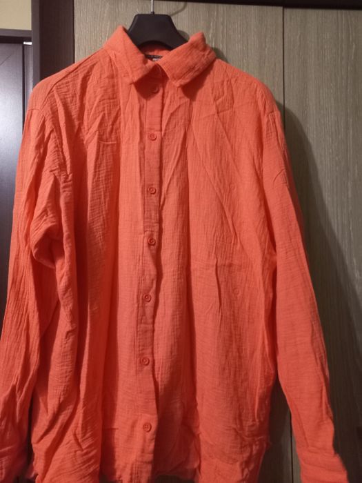 Camasa din bumbac 100% , perfectă pentru colanți și blugi.