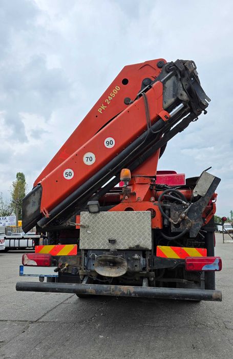 Camion cu macara MAN TGX 26.400