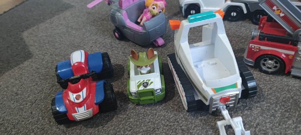 Vehicule/ mașinuțe Patrula catelusilor și Rulota