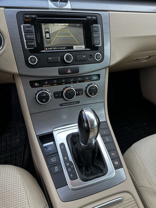 VOLKSWAGEN Passat B7 / 2013 / 1.6 TDI / AUTOMAT / Xenon / Camera