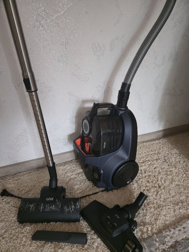 Пылесос ARTEL VCC4822B.