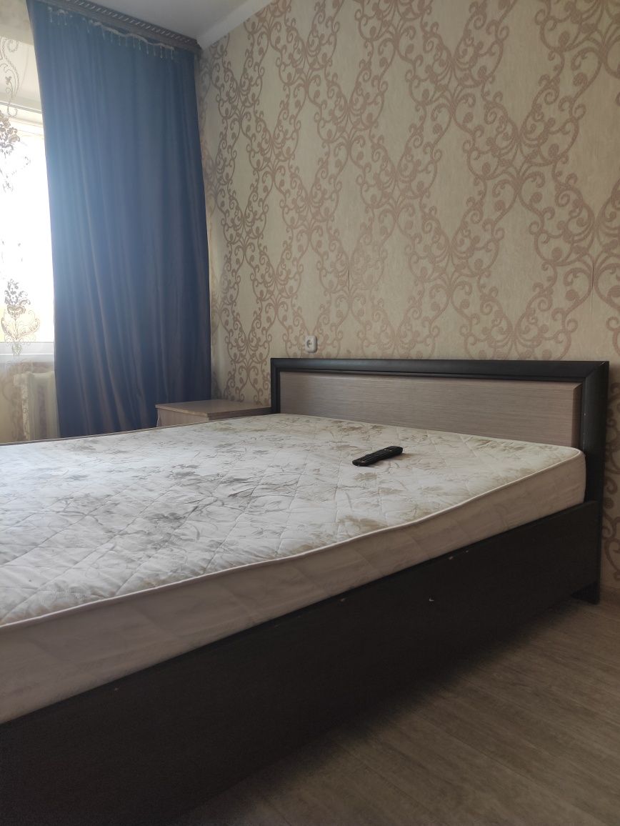 Продам, 2 -х спальную кровать, 30000