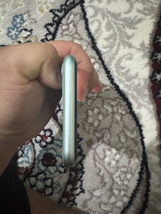 Iphone 11 идеал сотилади