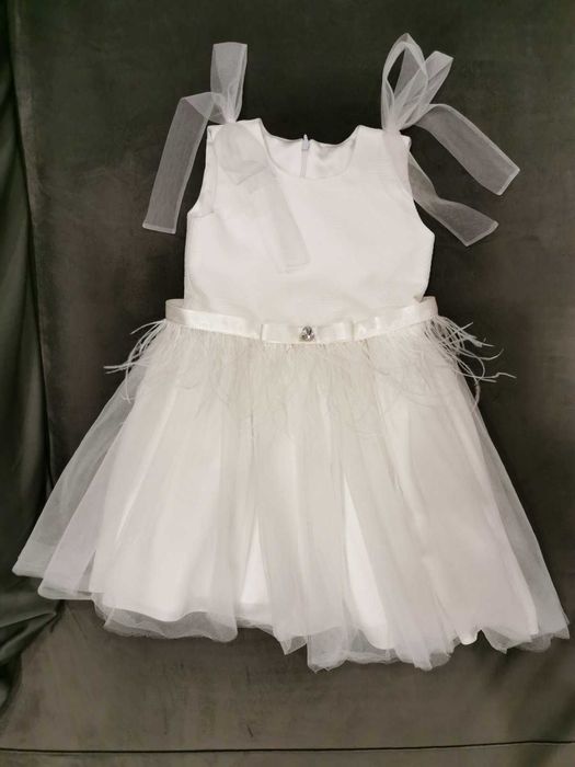 Бяла детска рокля