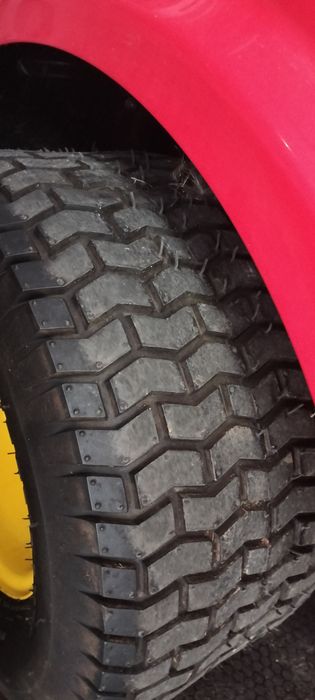 Tractoraș gazon 18cp